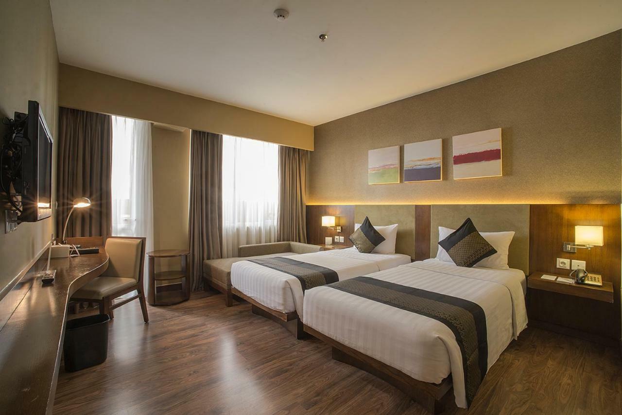 El Hotel Jakarta Exterior foto